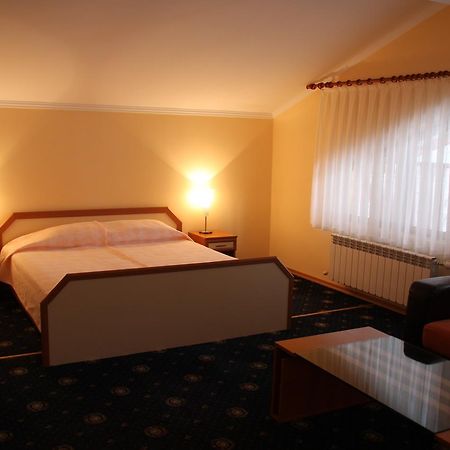 Kovanlika Hotel Разград Екстериор снимка